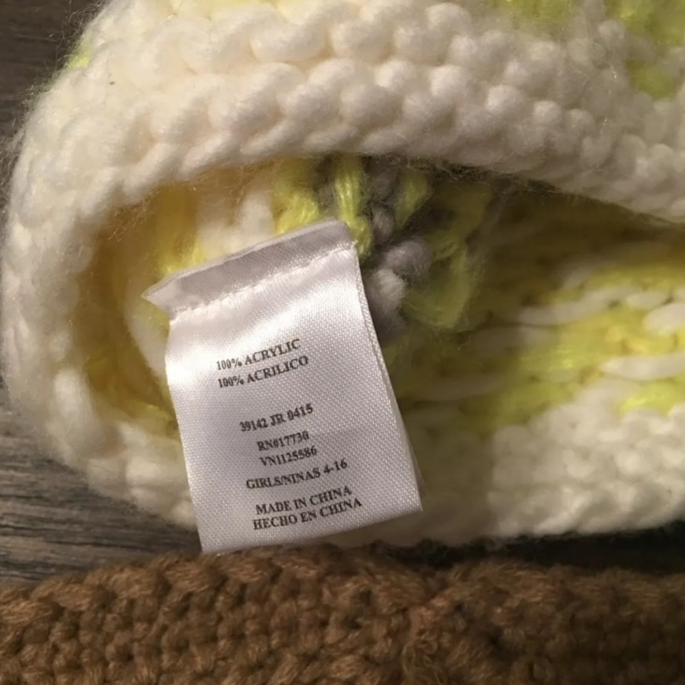 NWOT Cable knit Pom Pom Beanie & Crocheted Earband - Picture 3 of 5